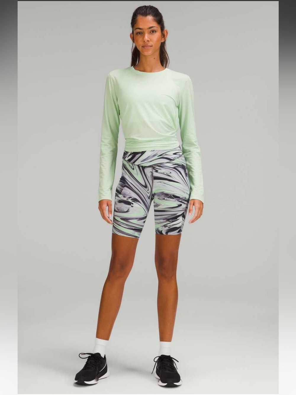 Lululemon Base Pace High-Rise Short 8" Size 2 Paint Glide Warp Multi